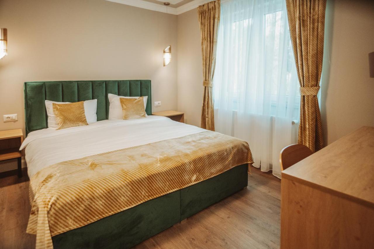 B59 Boutique Hotel Campulung Moldovenesc Exterior photo